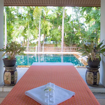 Spa By The Beachalt=